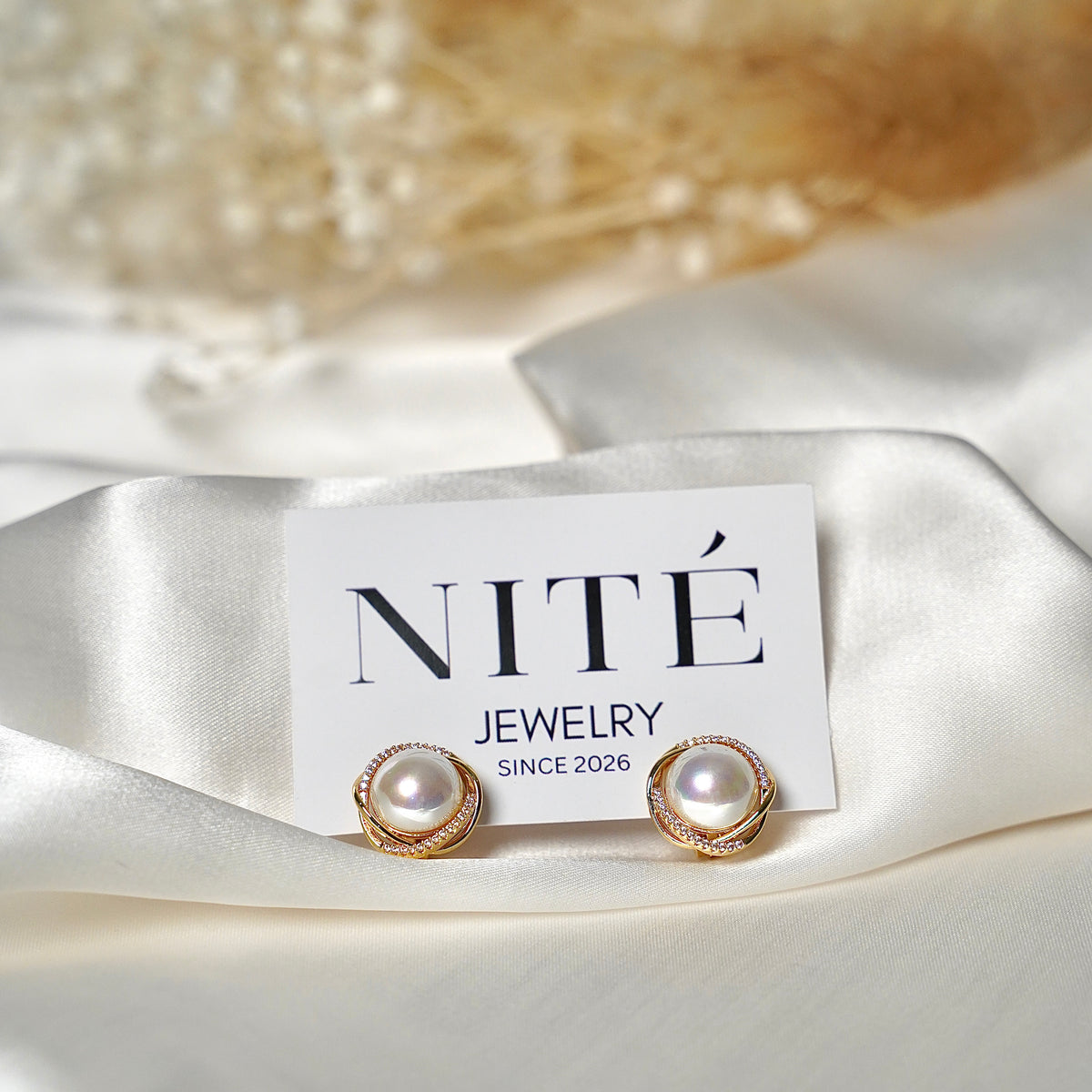 Clip-On Earrings with White Pearl – Gold Tone